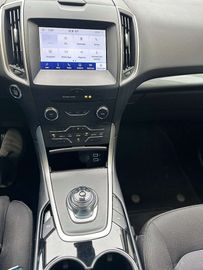 Car image 36