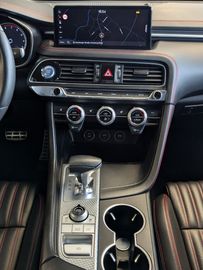 Car image 32