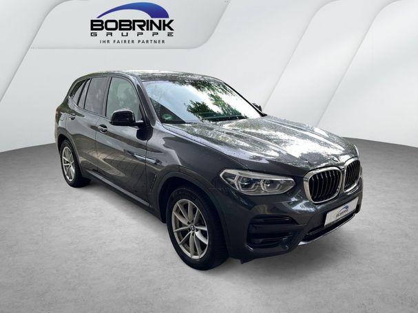 BMW X3 xDrive30e Advantage 215 kW image number 2