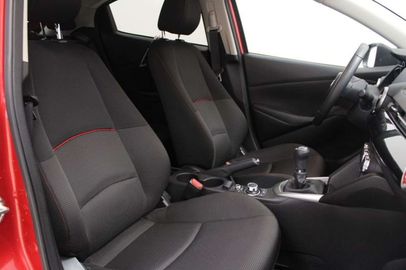 Car image 11