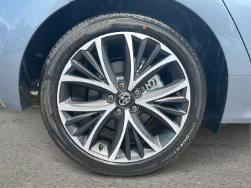 Car image 27
