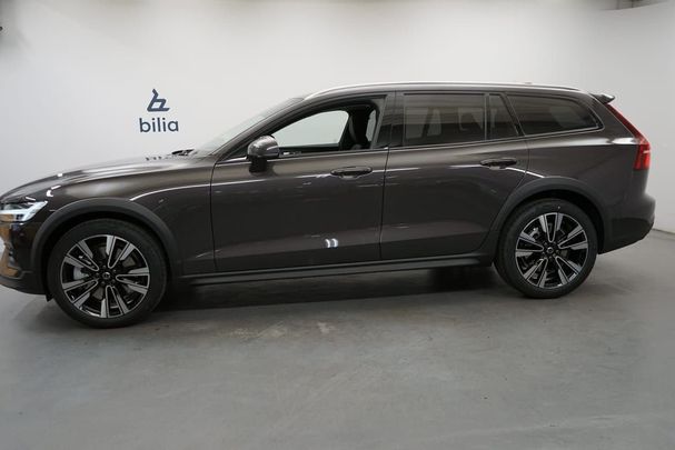 Volvo V60 Cross Country AWD B5 186 kW image number 1