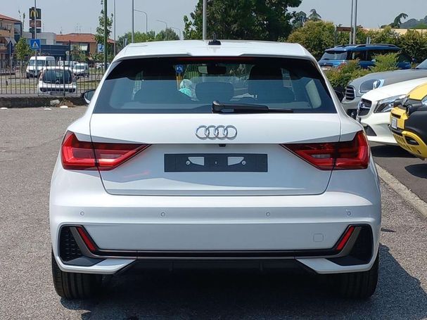 Audi A1 25 TFSI S-line Sportback 70 kW image number 3