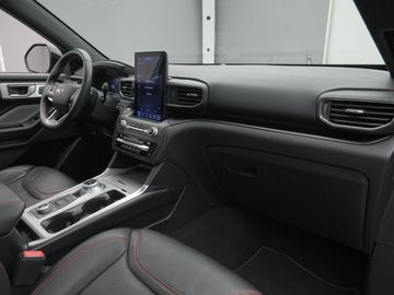 Car image 32