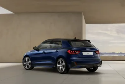 Car image 5