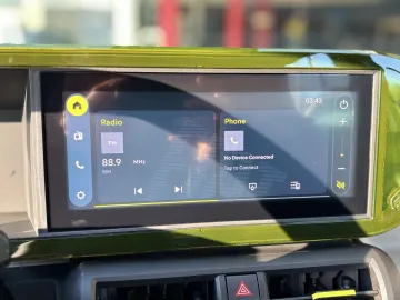 Car image 26