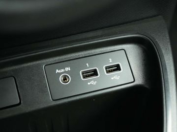 Car image 36