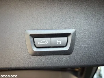 Car image 38