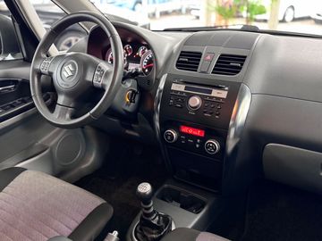 Car image 10