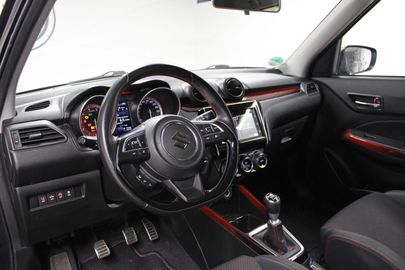 Car image 11