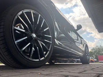 Car image 29