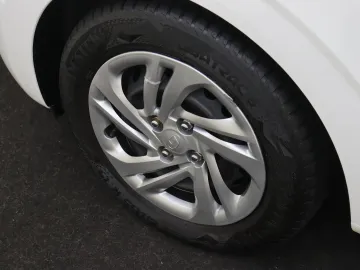 Car image 29