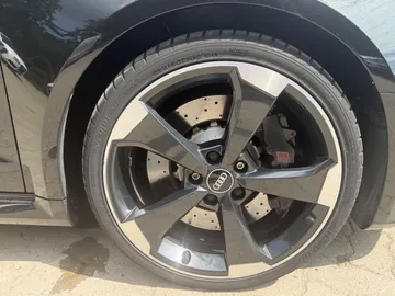 Car image 27