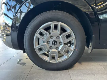 Car image 33