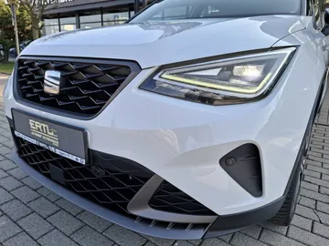 Car image 40