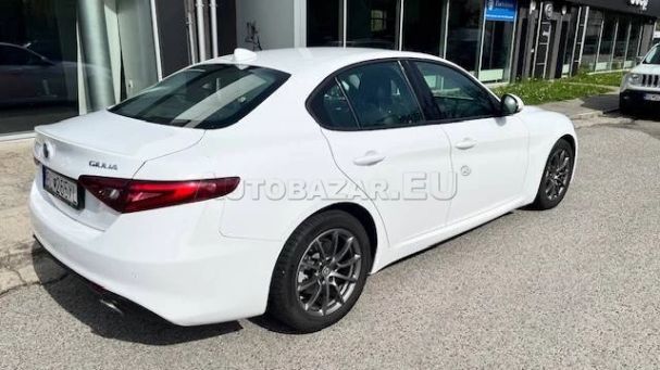 Alfa Romeo Giulia 2.0 Turbo AT8 Super 147 kW image number 4