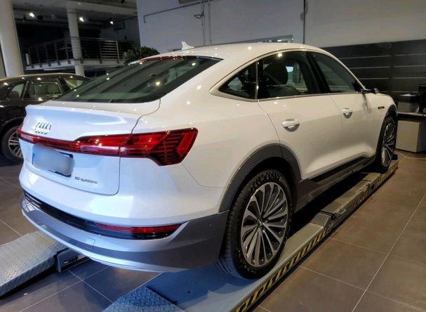 Audi e-tron 50 quattro Sportback Advanced 230 kW image number 2