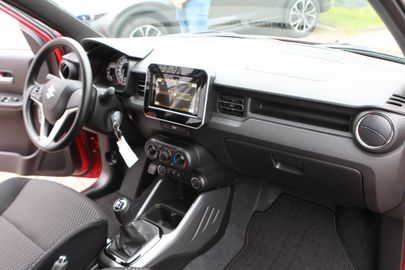 Car image 14