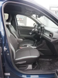 Car image 44