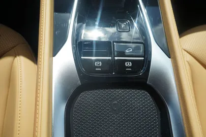 Car image 33