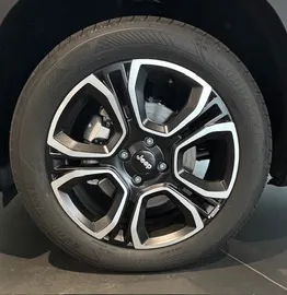 Car image 19