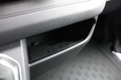 Car image 35