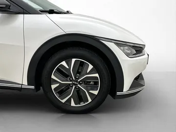 Car image 33