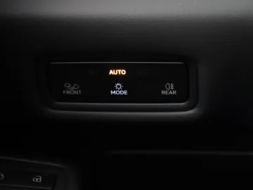 Car image 37