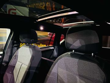 Car image 38