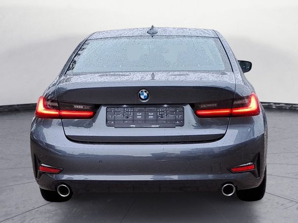 BMW 318i M Sport 115 kW image number 2