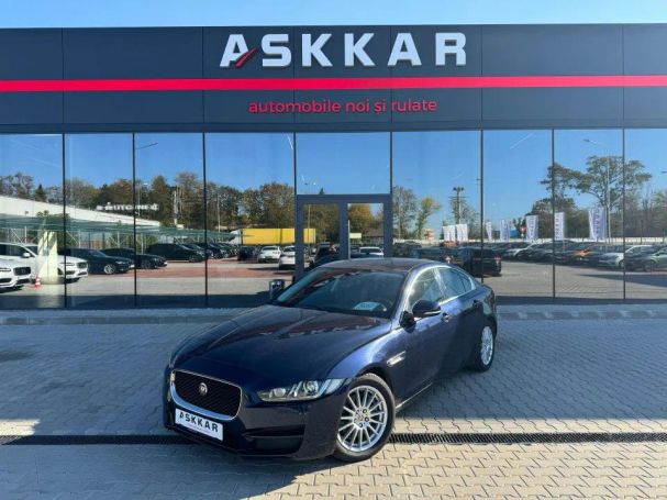 Jaguar XE 132 kW image number 1