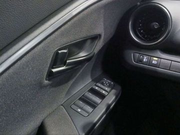 Car image 36