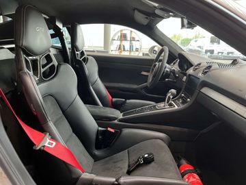 Car image 36