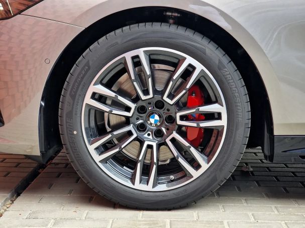 BMW 520i 140 kW image number 6