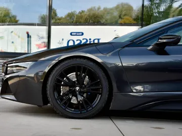 Car image 28