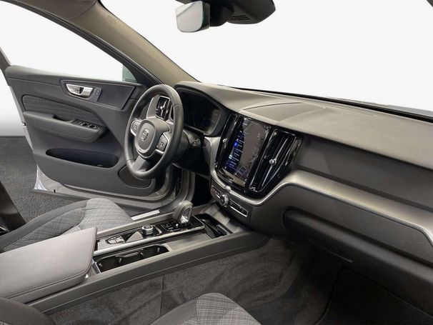 Volvo XC60 B4 Core 145 kW image number 10