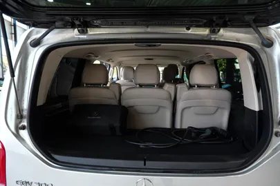 Car image 28