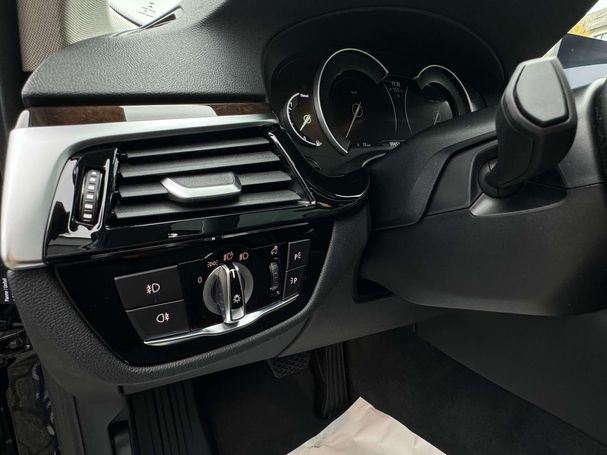 BMW 530d Touring 195 kW image number 22