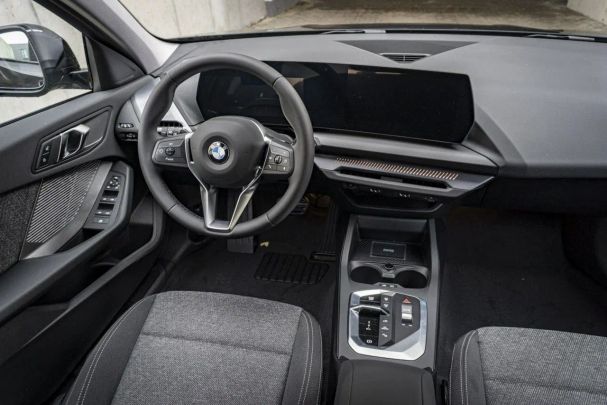 BMW 120i 125 kW image number 17