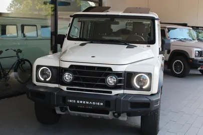 Car image 4