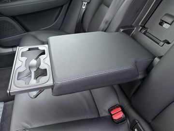 Car image 46