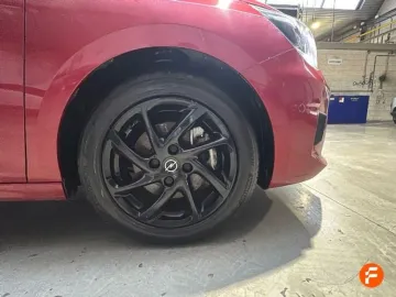 Car image 26