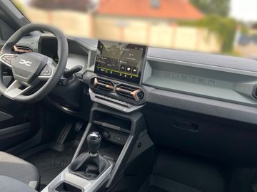 Car image 13