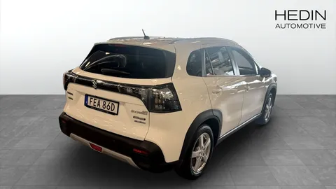 Car image 5