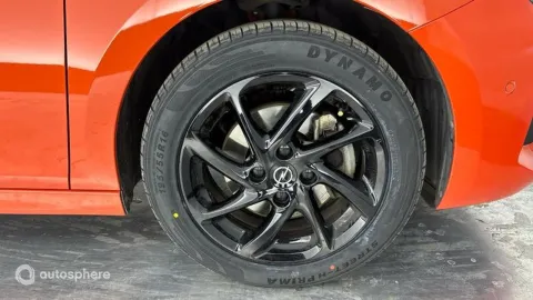 Car image 20