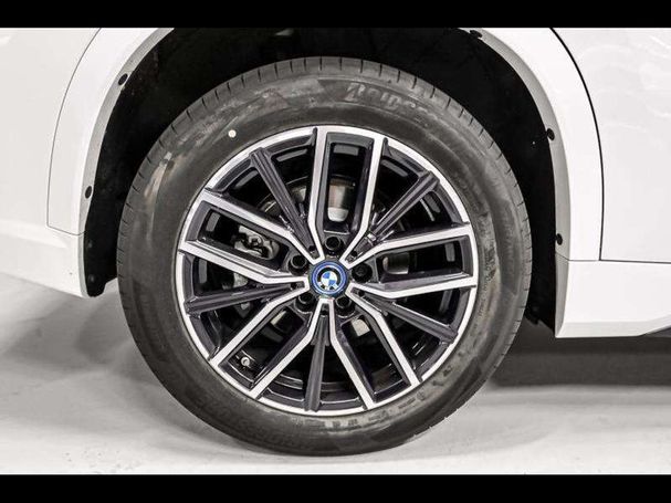 BMW iX1 xDrive30 230 kW image number 5