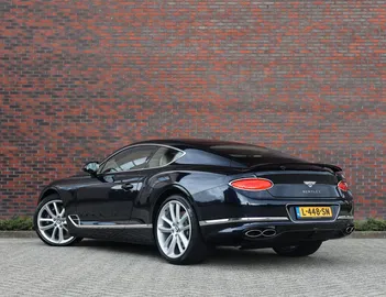 Car image 3