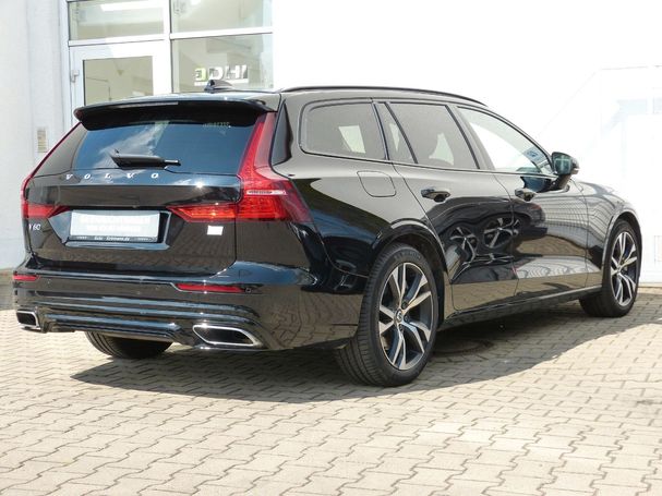 Volvo V60 T6 R Design AWD Recharge 251 kW image number 4