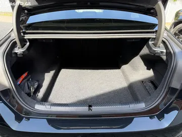 Car image 36