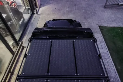 Car image 28